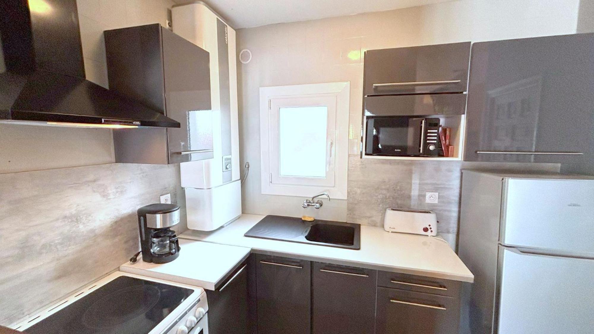 Angeles 38 Apartment Roses Ngoại thất bức ảnh