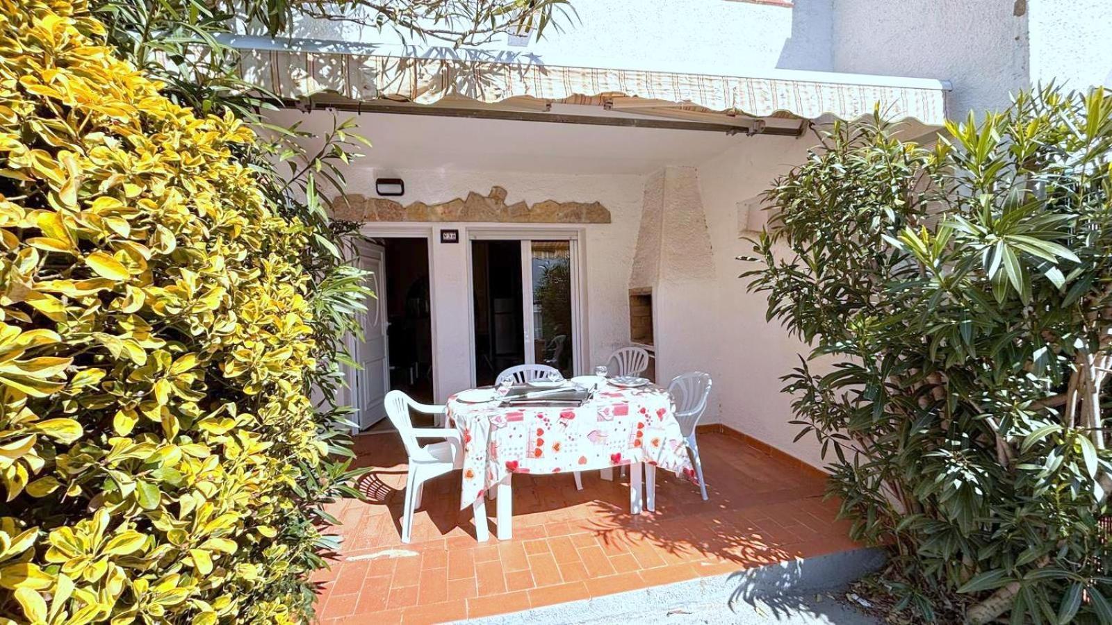 Angeles 38 Apartment Roses Ngoại thất bức ảnh