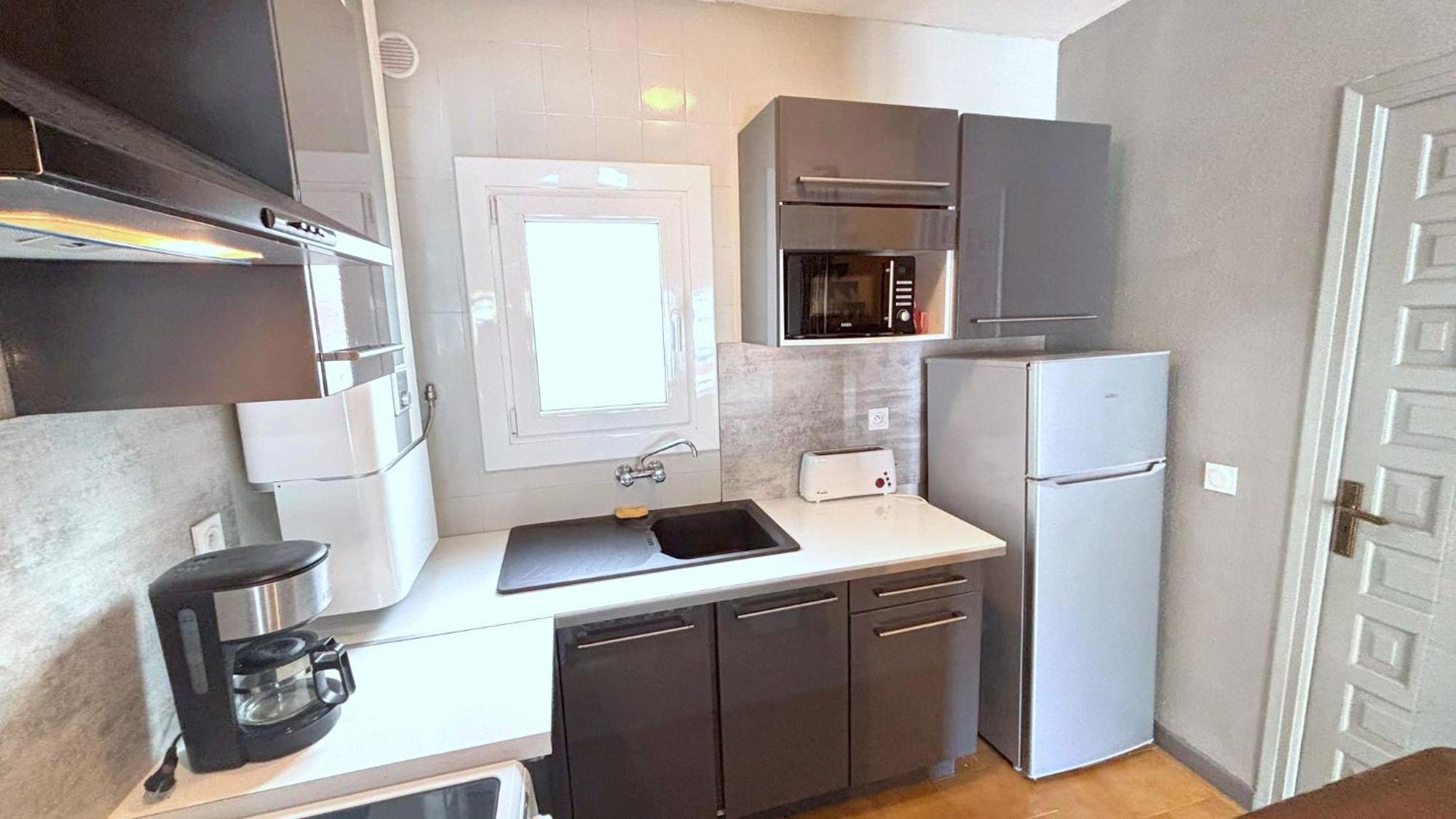 Angeles 38 Apartment Roses Ngoại thất bức ảnh